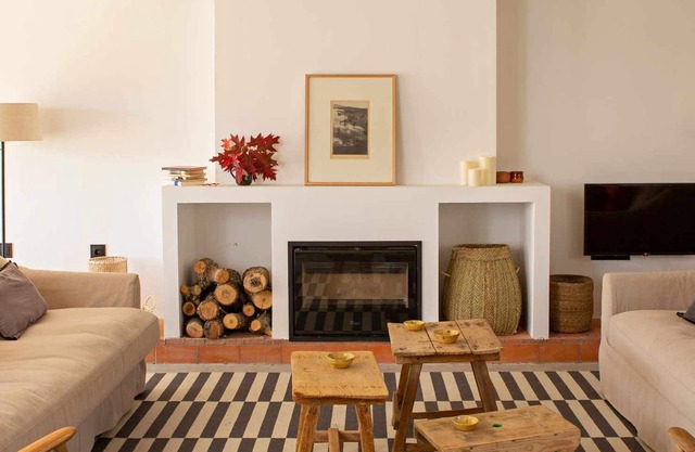 La Alberca: House with garden and pool