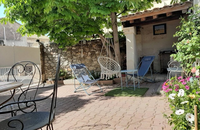 La Capucinette in the heart of Maussane les Alpilles calm and cozy Provence