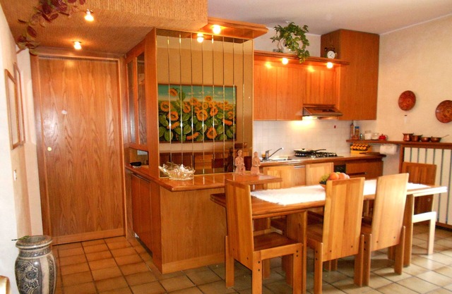 La Casa di Gio '- Hilly apartment with lake view, with swimming pool.