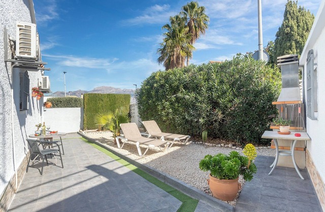 La Casita del Albir, large patio, barbecue, views, relax Near beach and mountain