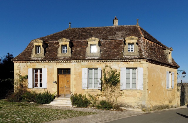 La Chartreuse, an 18th-century residence set in 5,000 m2 of parkland.