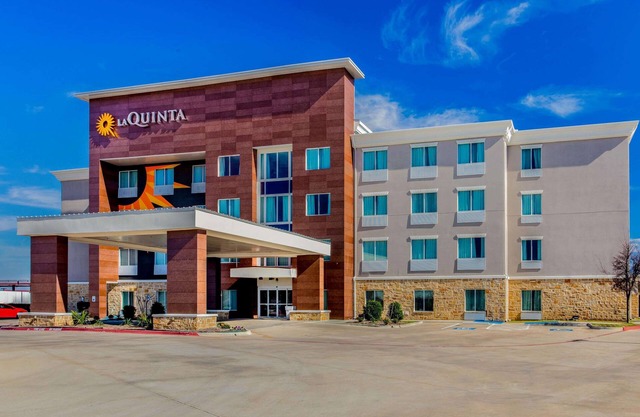 La Quinta Inn & Suites by Wyndham Northlake Fort Worth