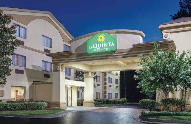 La Quinta Inn & Suites by Wyndham Jackson Airport