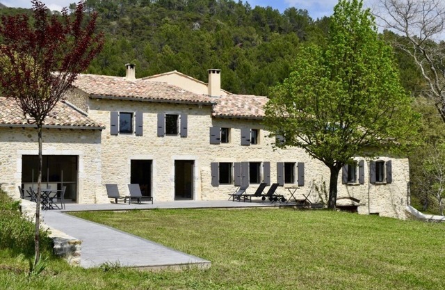 LA TANIÈRE Family house Drôme provençale