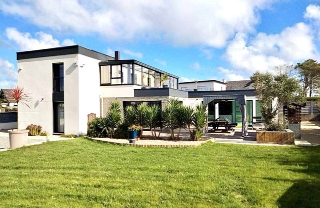 La villa des Amiets/heated pool near the splendid Amiets beach