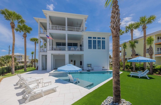 Labor Day in Style! Luxury Escape w/Private Pool,Hot Tub, Stunning Amenities
