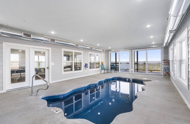 Labor Day Open,Enjoy Private Indoor Pool, Theatre Room & Game Room, Lake Views, Free Daily Tickets!