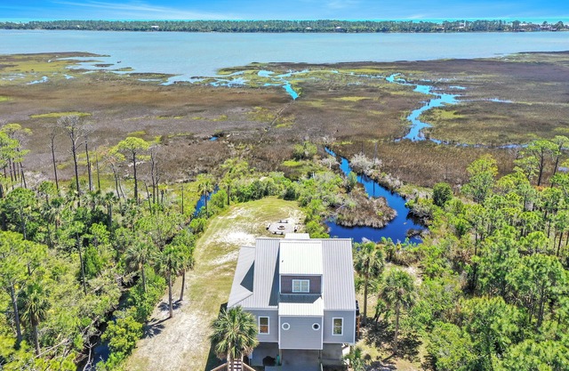 Lagoon Front, Fire Pit, Quiet, Nature ~ Otter Cove