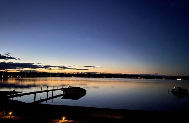 Lake/beach front property with kayaks, pedal boat, & row boat, near Tawas Bay