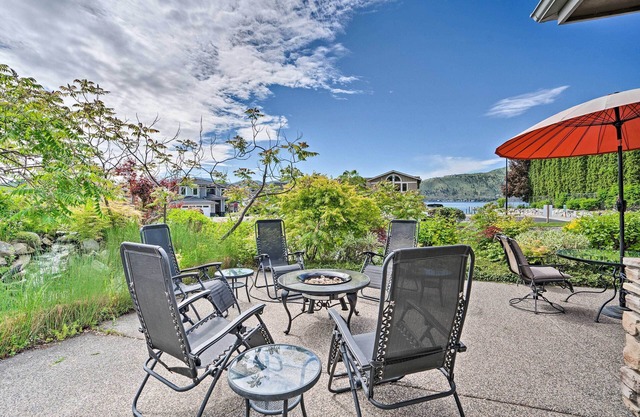 Lake Chelan Home w/Boat Dock & Slip