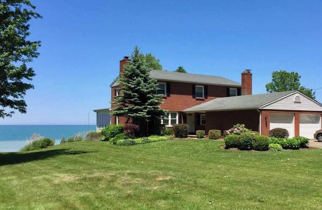 Lake Erie Beachfront Retreat - 8 Bedrooms + Private Beach!