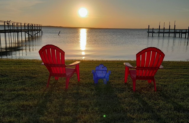 Lake front property on main body of the lake,we still have water!With Game Room!