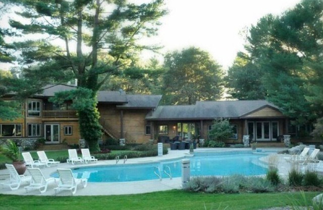 Lake Michigan beach, pool, hot tub private