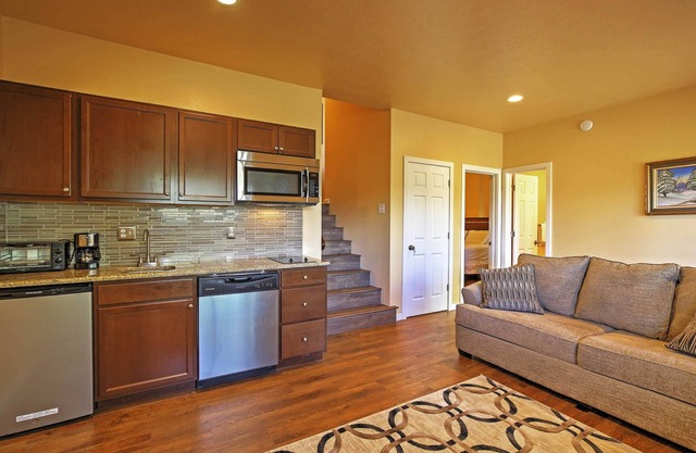 Lake- & Mtn-view: Resort Hub in Silverthorne!
