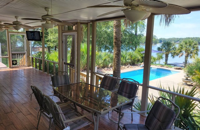 Lake Murray Lakefront Pool House