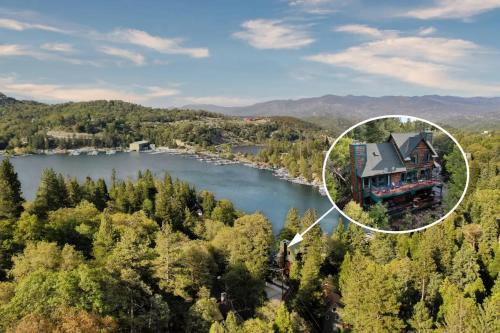 Lake Reflection Point Upscale Lake House 4 Bed and 4.5 Bath