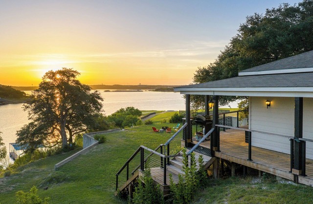Lake Travis Lakefront with Hot Tub, Private Boat Dock & Lakeside Parks