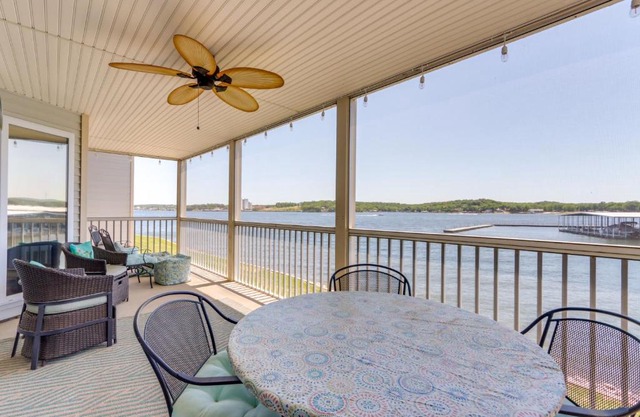 Lake Views and Screened Porch Ozarks Getaway!