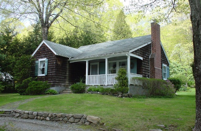 Lake Waramaug Cottage
