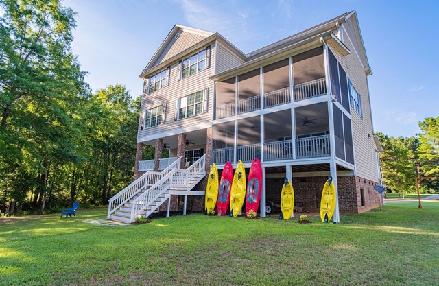 Lake Wateree Waterfront Retreat - 6BR w/Dock, Kayaks, Firepit and Game Room