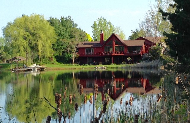 Lakefront 5BR,3bath, private lake,nature lovers dream, Big home near Frankenmuth