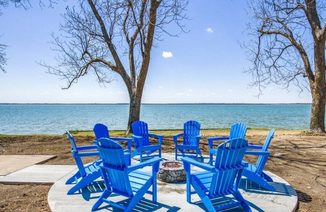 Lakefront Heath Retreat