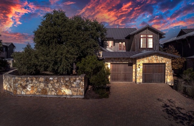 Lakefront home - Family-friendly resort community