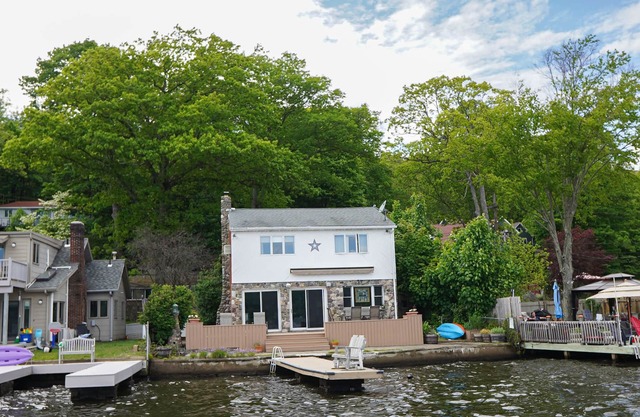 Lakefront House on Breathtaking Greenwood Lake, NY nShort Term Rental 34165