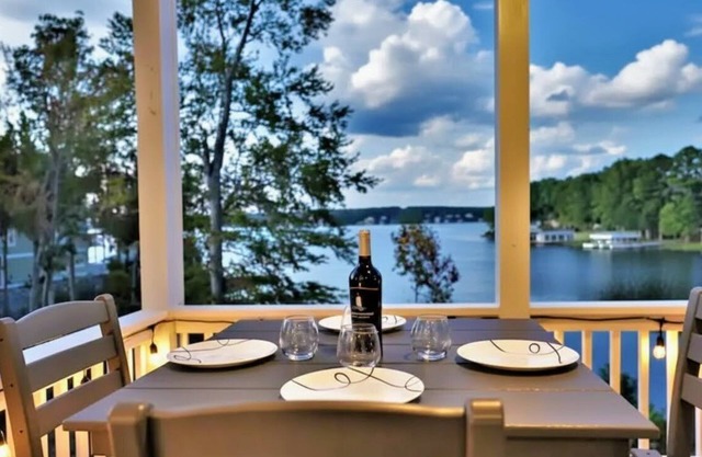 Lakefront Retreat w/Pool, Elevator & Boat Slip