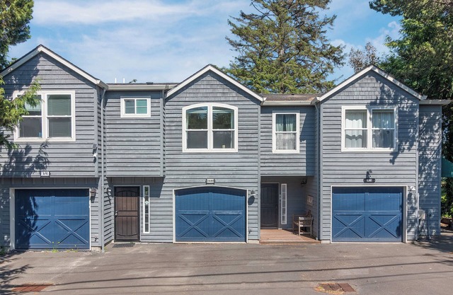 Lakefront Townhome with Dock on Devils Lake