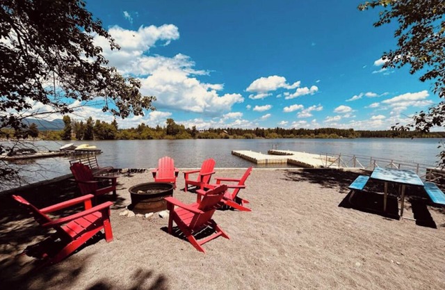 Lakefront with private dock & fire pit - Bunk House Cabin