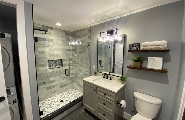 Lakeshore Living- studio apartment