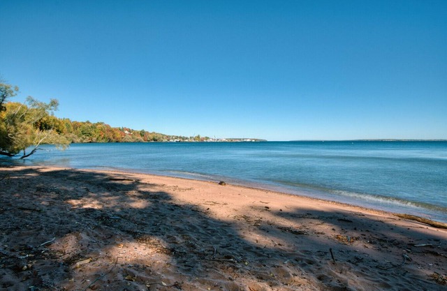 Lakeshore Retreat on Lake Superior, Bayfield