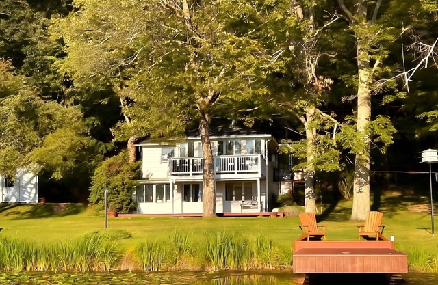 Lakeside Getaway+ Dock+ Kayaks+ Fishing