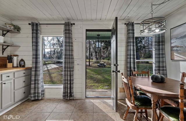 Lakeside Landing- Lakefront w/Canoe & Porch, Caddo Shores Cabins, Uncertain, Texas