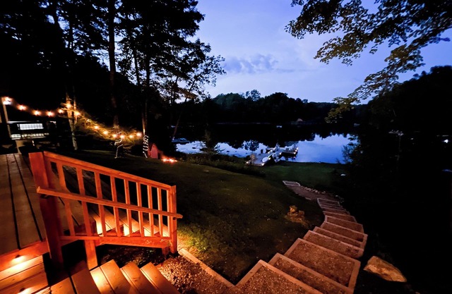 Lakeside retreat in Highlands East: A 4-season getaway with hot tub