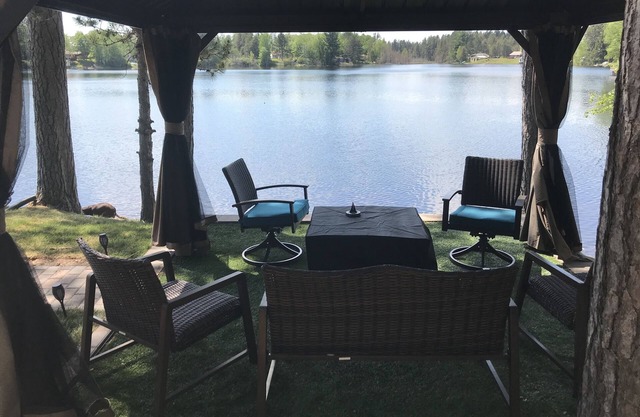 Lakeside retreat