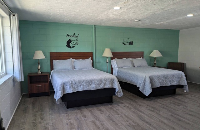 Lakeside Studio Apartment