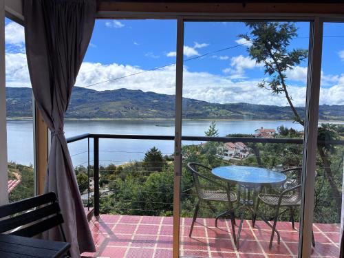 Lakeview Apartment in the Heart of Guatavita