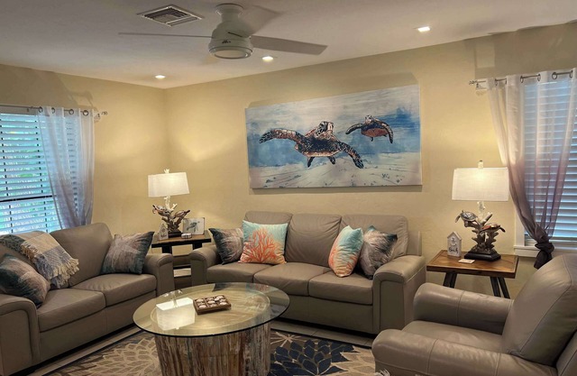 Lakeview Seashell Cottage— Pets Welcome! Sleeps 4