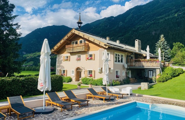 Landhouse With Pool In A Wonderful Surrounding.
