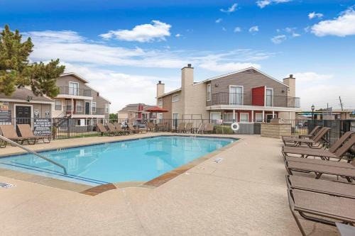 Landing Apartments - Grand Prairie
