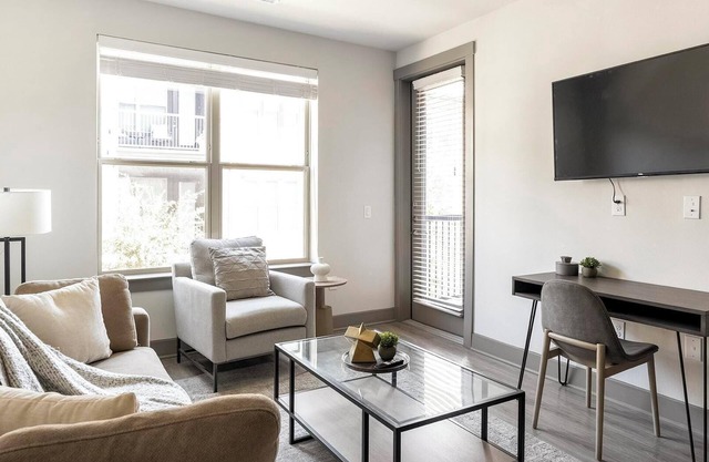 Landing at Bridge at McKinney - 1 Bedroom in Do.