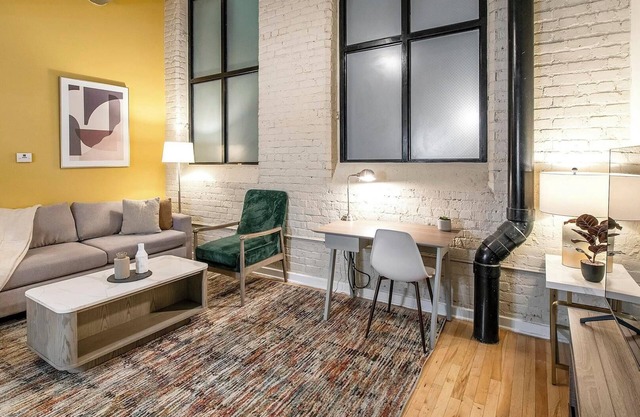 Landing at Perry Street Lofts - 1 Bedroom in Pe.