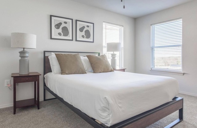 Landing at Redbud Ranch - 1 Bedroom in Broken A.