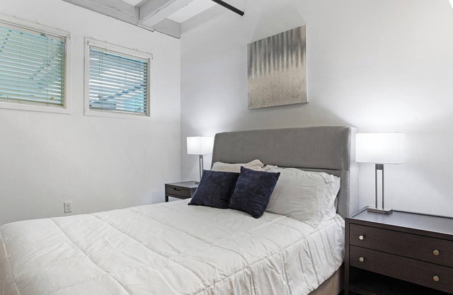 Landing at Star Lofts - 1 Bedroom in Petersburg