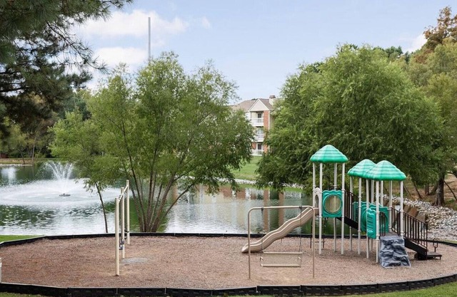 Landing at Stonebridge Crossing Apartment Homes - 1 Bedroom in Downtown Cordova