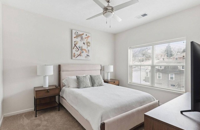 Landing at The Duke of Omaha Apartments - 1 Bedroom in Dodge Street Corridor