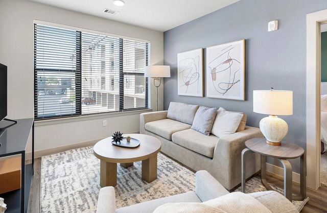 Landing at The Fountains at Forestwood - 2 Bedr.