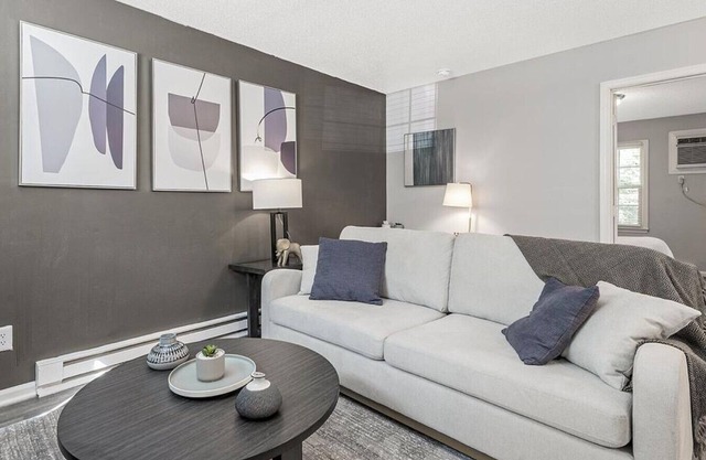 Landing at Timbercreek Apartments - 1 Bedroom in Downtown Greensboro